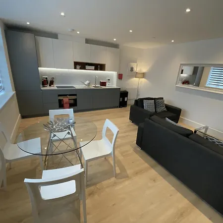 Roomspace Serviced Apartments- Syward Place Chertsey Exterior photo