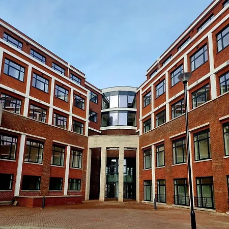 Roomspace Serviced Apartments- Syward Place Chertsey Exterior photo