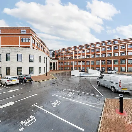 Roomspace Serviced Apartments- Syward Place Chertsey Exterior photo