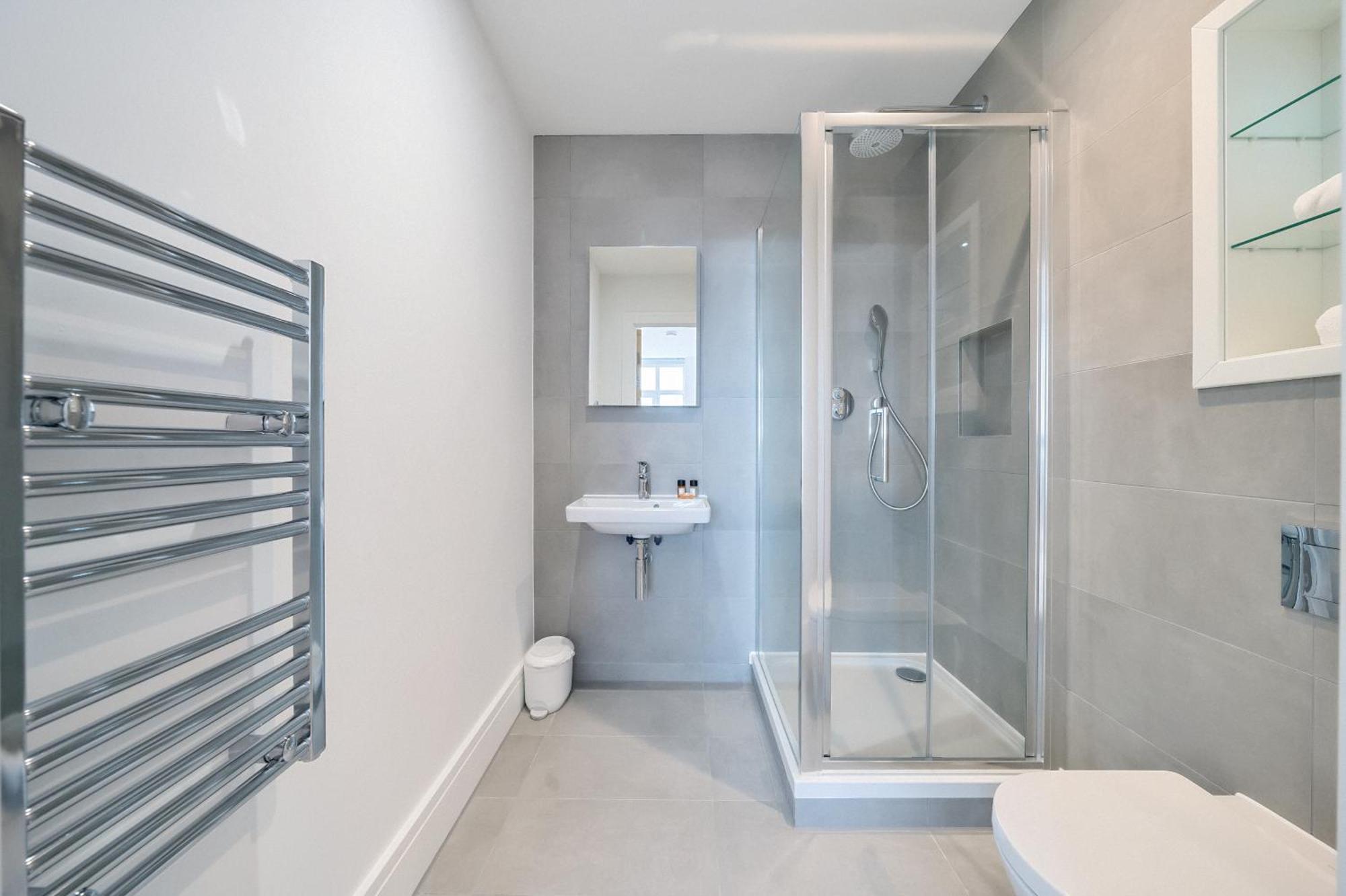Roomspace Serviced Apartments- Syward Place * Chertsey